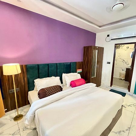 Bonfire Hostels Rishīkesh Buitenkant foto