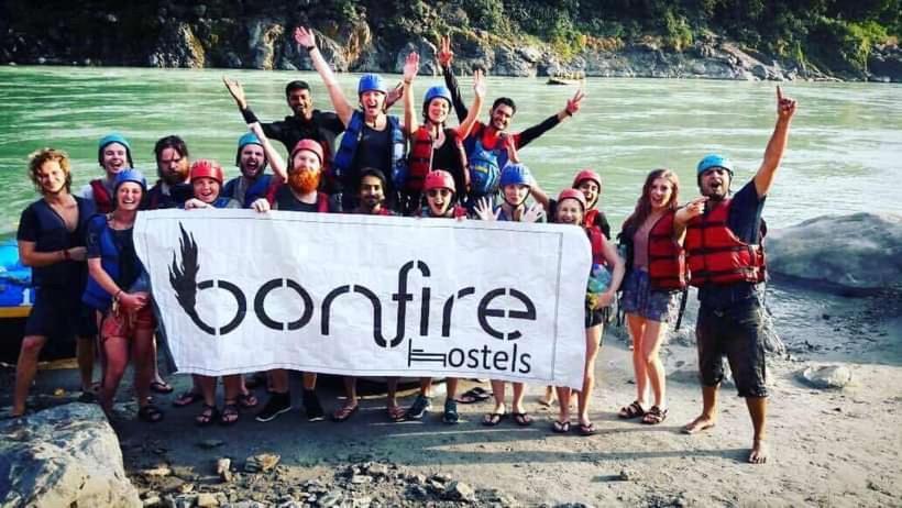 Bonfire Hostels Rishīkesh Buitenkant foto