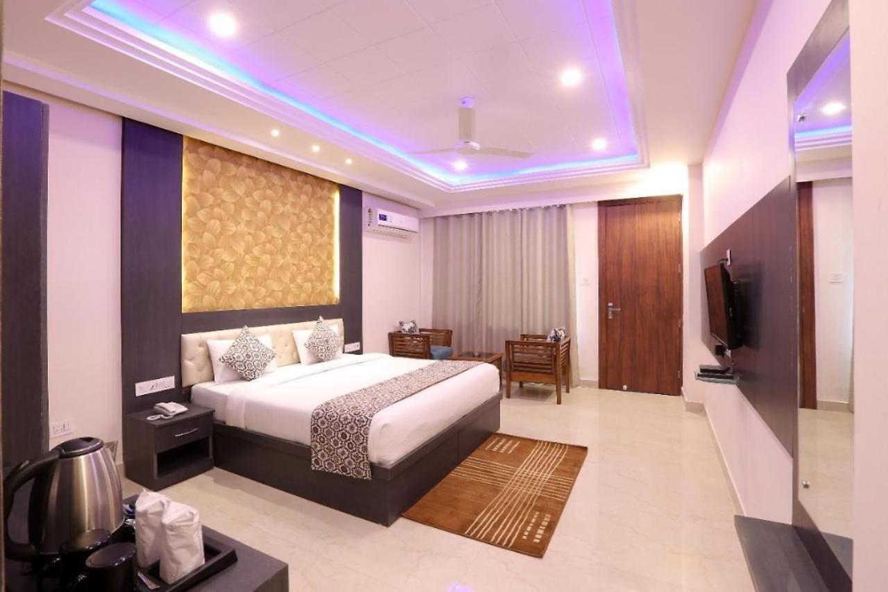 Bonfire Hostels Rishīkesh Buitenkant foto
