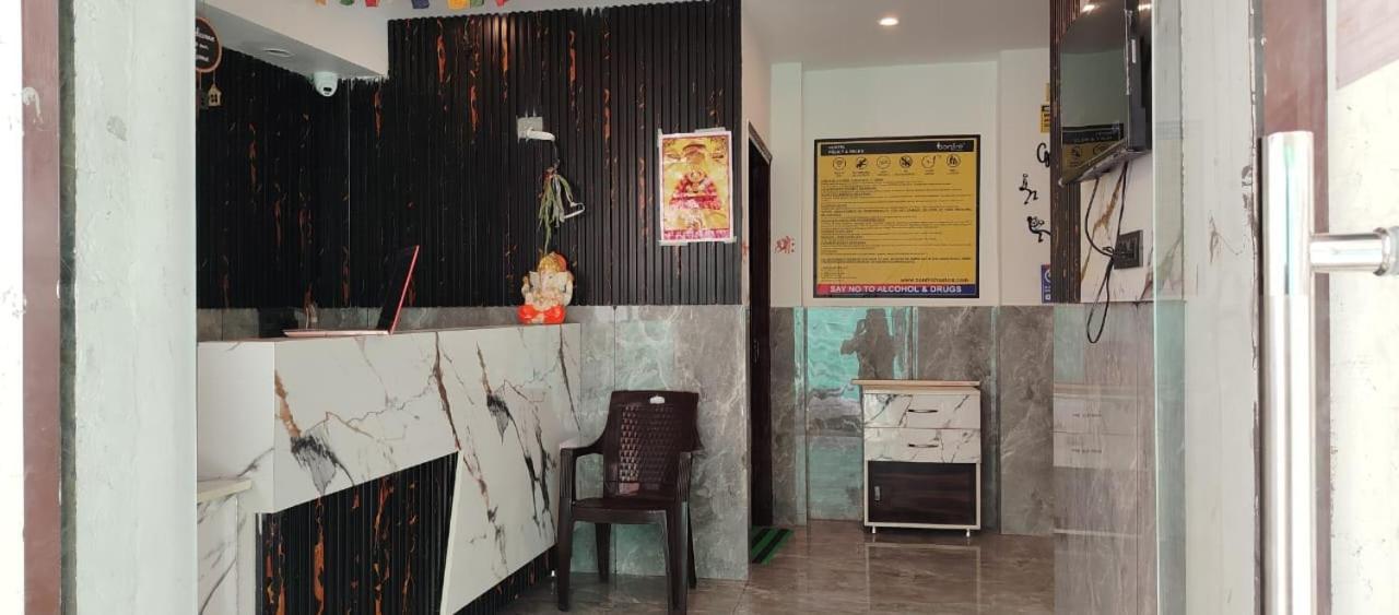 Bonfire Hostels Rishīkesh Buitenkant foto