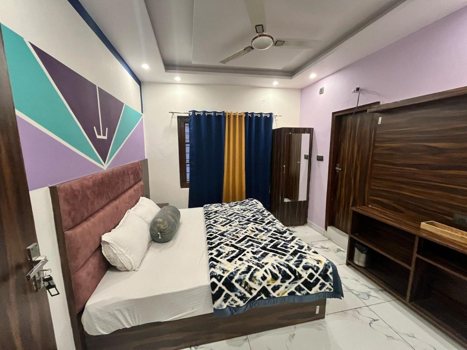 Bonfire Hostels Rishīkesh Buitenkant foto