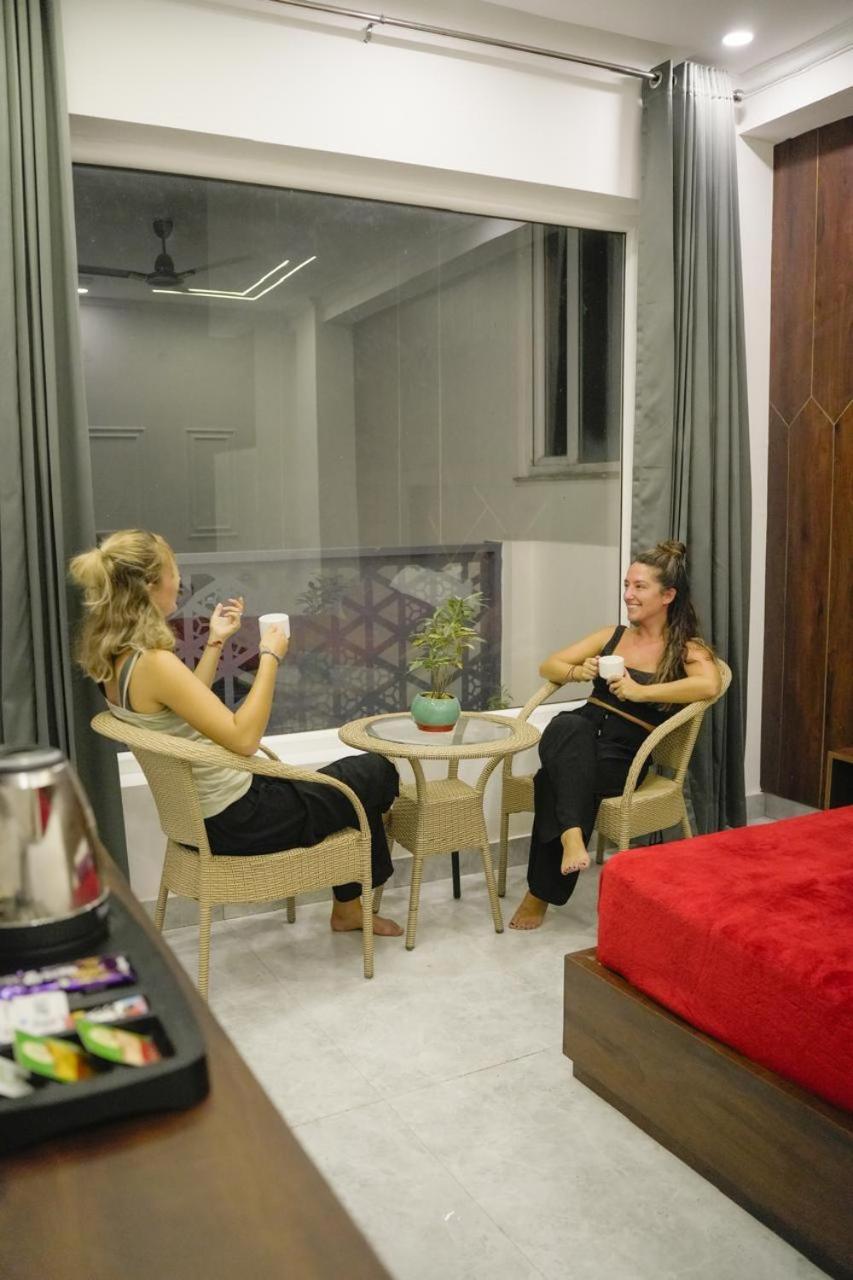 Bonfire Hostels Rishīkesh Buitenkant foto